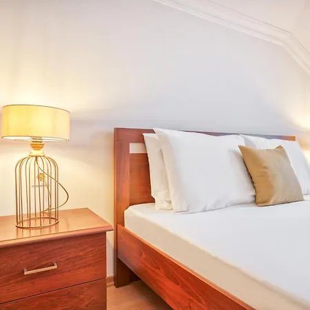 Dublex 3 Bedrooms&2bathrooms &terrace Lejlighed